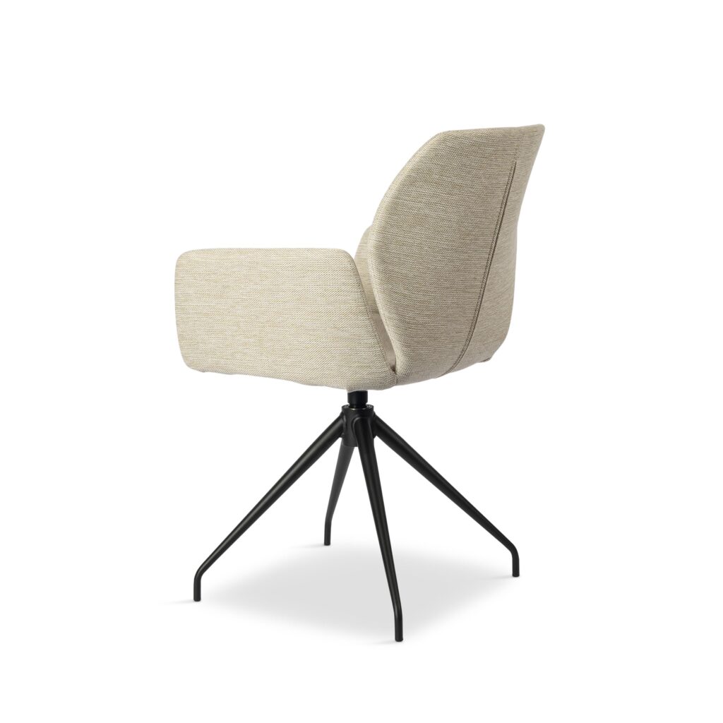 beige creme wit eetkamerstoel met armleuning en zwarte stalen poten