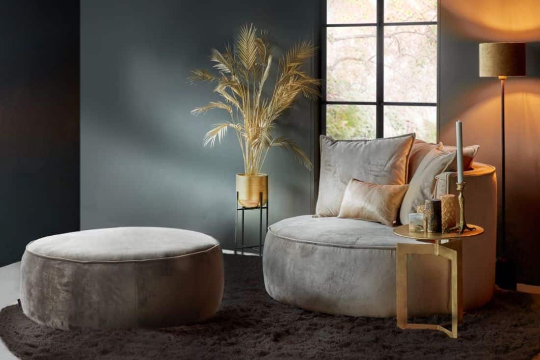 beige glanzende velvet fauteuil rond