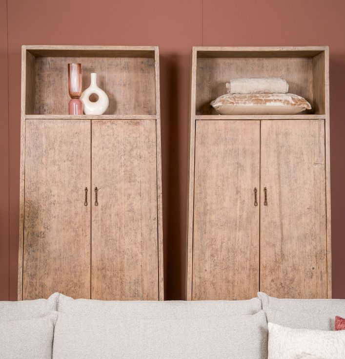 twee houten kasten voor woonkamer