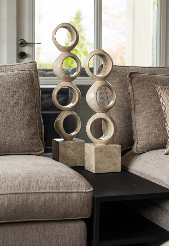 Tussentafel metaal zwart met accessoires