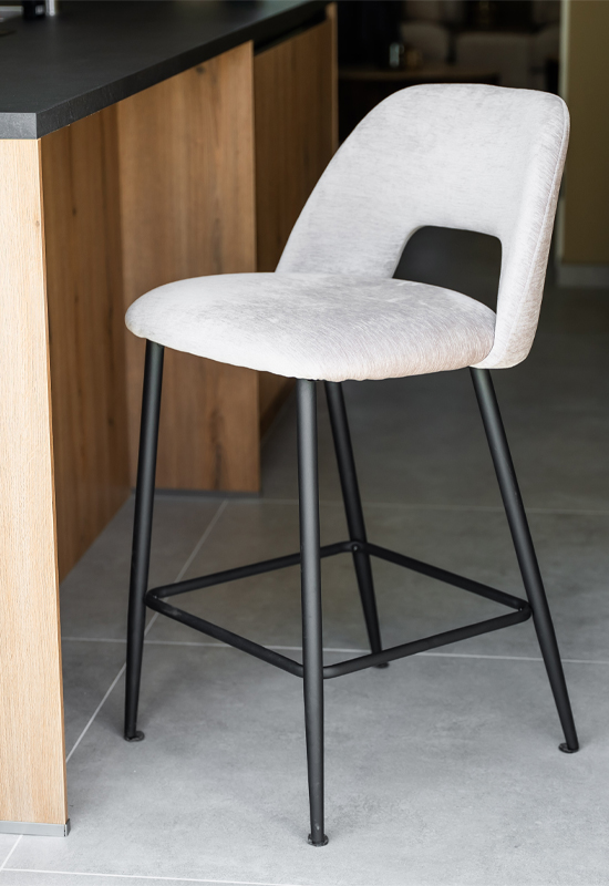 Barkruk beige zwart onderstel