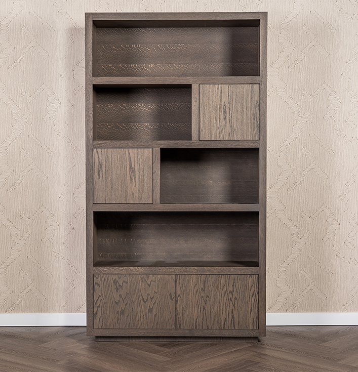 bruine houten kast