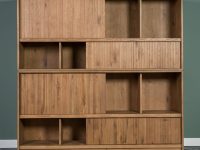 grote boekenkast hout met deurtjes