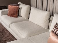 hoekbank beige met rugkussens en lig gedeelte
