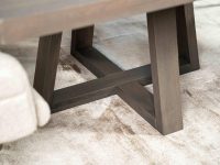 houten onderstel kruispoot met houten vierkante tafelblad