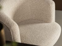 ronde beige eetkamerstoel met armleunig