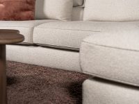 wit beige hoekbank met lig gedeelte